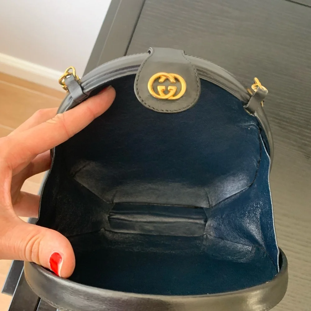 Gucci 70s Canteen Purse Black and Gold Round Hard Case Structured Shoulder Bag - Picture 7 of 17